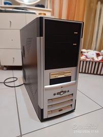 PC Windows 10 Home con hardisk SSD