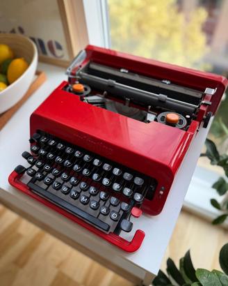 OLIVETTI VALENTINE del 68