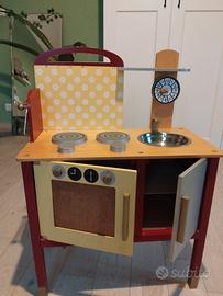 cucina giocattolo in legno