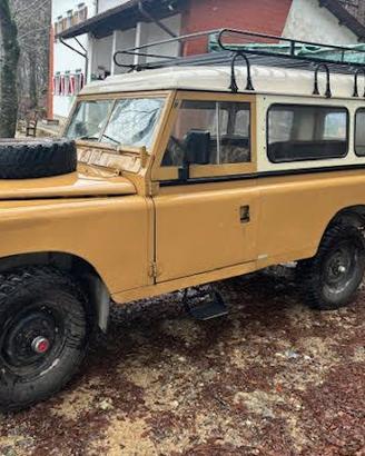 Land Rover defender 109