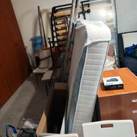 GRATIS , DUE RETI MATRIMONIALI E UN MATERASSO 