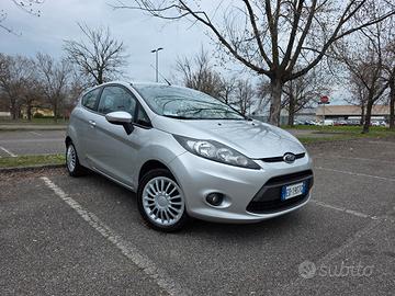 Ford Fiesta 1.2 Neopatentati - Pari al Nuovo