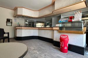 Locale commerciale ad uso bar