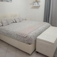 Letto matrimoniale + puff