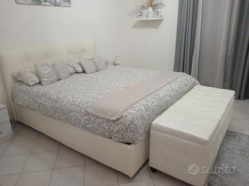 Letto matrimoniale + puff