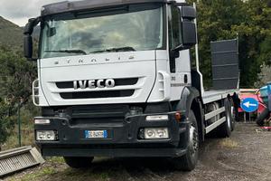 Carrellone Iveco stralis pianale con rampe