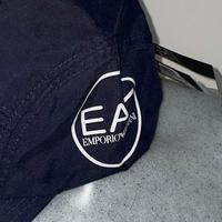 CAPPELLINO  EMPORIO CON VISIERA BLU C/LOGO BIANCO