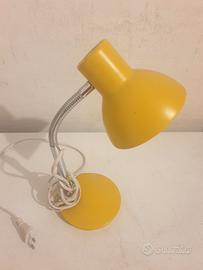 Lampada da scrivania. 