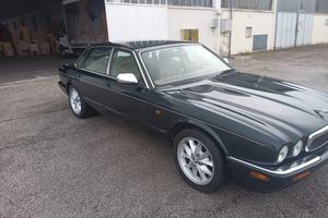 Jaguar XJ V-VI 1994 3.2 Executive