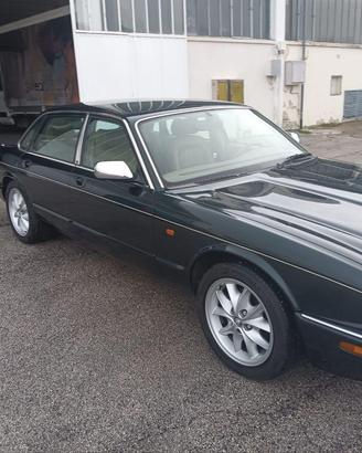 Jaguar XJ V-VI 1994 3.2 Executive
