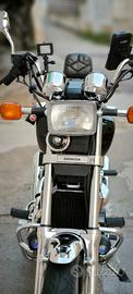 Honda custom VT 500