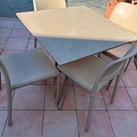 Tavoli da esterno per ristorante