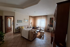 APPARTAMENTO COMPLETAMENTE RISTRUTTURATO