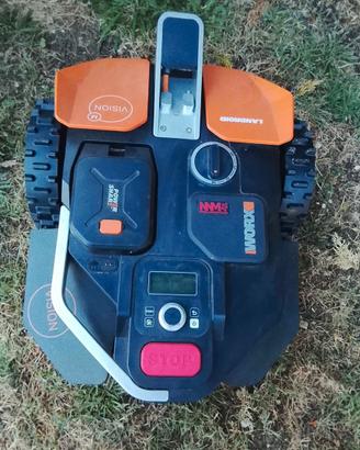 Robot tagliaerba