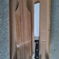 tagliere con coltello