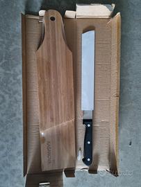 tagliere con coltello