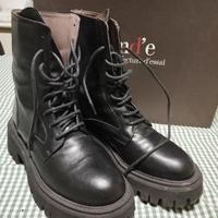 scarponcini,nuovi, interamente in pelle 