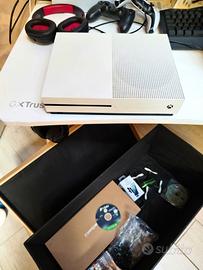 XBOX ONE S + CONTROLLER 