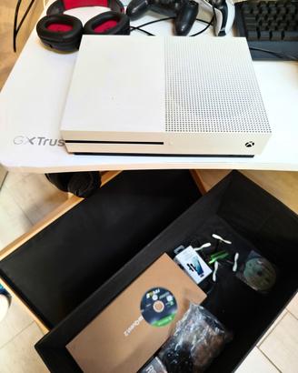 XBOX ONE S + CONTROLLER 