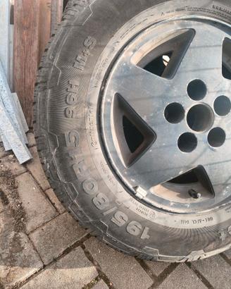 gomme invernali e 4 stagioni su cerchi 195 80 15