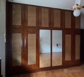 Armadio a 6 ante con specchio centrale