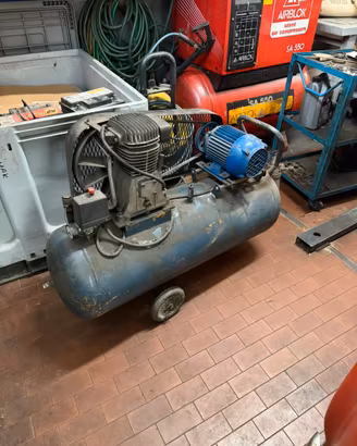 Compressore d’aria professionale a cinghia