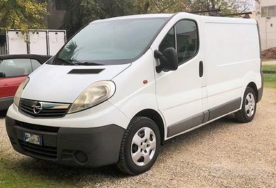 OIpel Vivaro 2.0 diesel anno 2013 - 3 posti