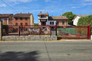CASA SEMINDIPENDENTE A CASTELNUOVO BELBO