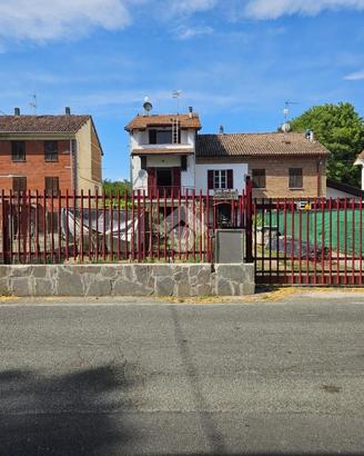 CASA SEMINDIPENDENTE A CASTELNUOVO BELBO