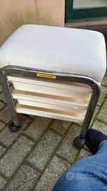 Carrello estetista con poggiapiedi