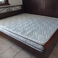 Letto matrimoniale con materasso ortopedico