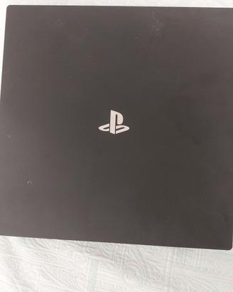 ps4 pro usata + 3 controller ps4
