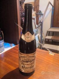 Bottiglia di vino da collezione