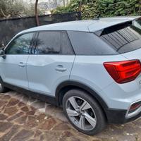 audi Q2 GRIGIA