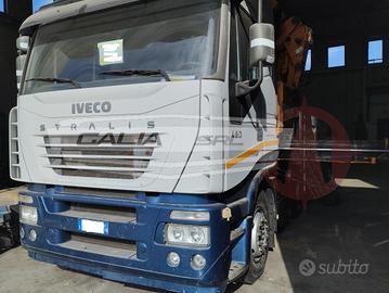 Iveco Stralis 480 4 assi cassone fisso + gru Effer