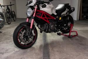 Ducati monster 796