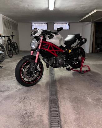 Ducati monster 796