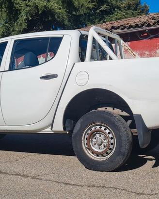 MITSUBISHI  L200 2.5 DI-D 136 cv DUBLE CUB ex Pol