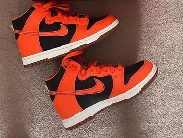 Nike dunk arancione e nero Abbigliamento e Accessori In vendita a Roma