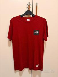 T-shirt The North Face Rossa - tg M