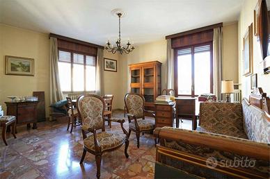 Appartamento di 125 m² con 4 locali e box auto a M