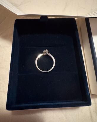 Anello in oro bianco