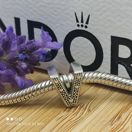 charm pandora lettera v in argento 925 reversibile