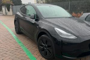 Tesla model y base