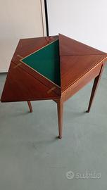 Tavolino da gioco a fazzoletto
