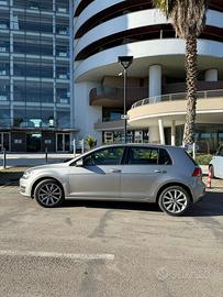 VOLKSWAGEN GOLF 7
