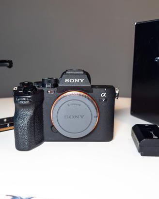 SONY A7 IV Body 10.000 SCATTI COME NUOVA + RIG