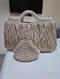 borsa fatta interamente a mano