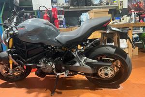 moto Ducati moster 1200 s