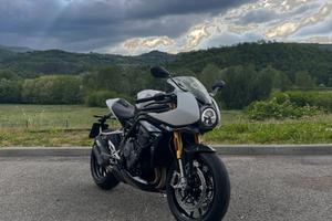 Speed triple 1200 rr